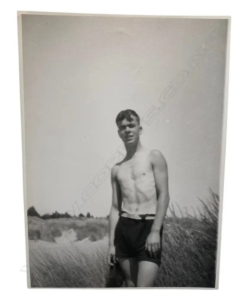 Unidentified photographer - Beach photographs of Leo Bensemann and friends, Image 1++